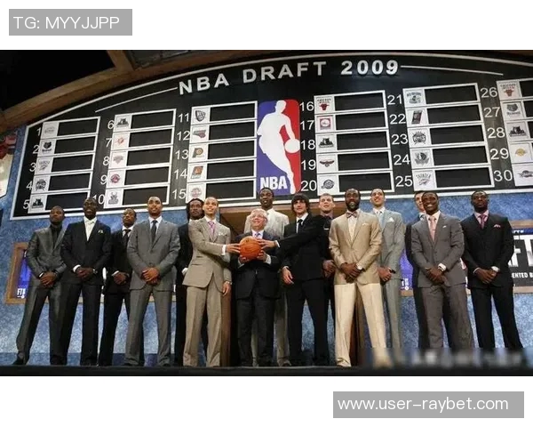 哈登库里德罗赞领衔2009届三人突破26000分成历史唯一一届 哈登库里德罗赞领衔2009届三人突破26000分成历史唯一一届